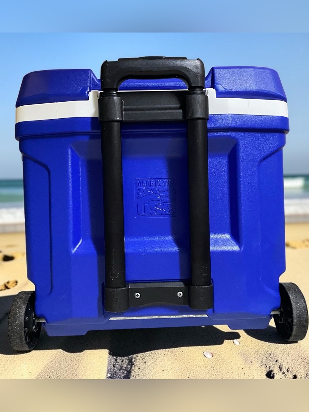 Igloo Latitude 30qt Rolling Cooler - Blue - Picture 4 of 5